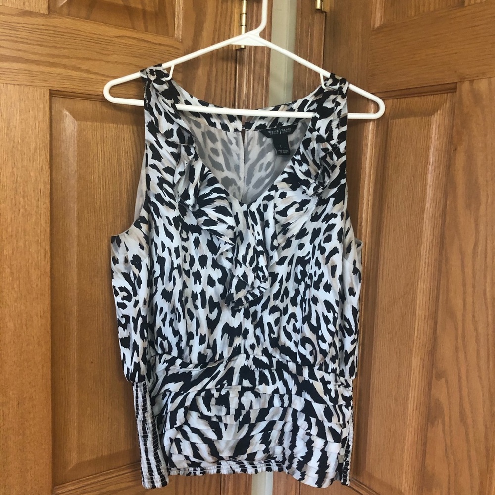 Sleeveless blouse